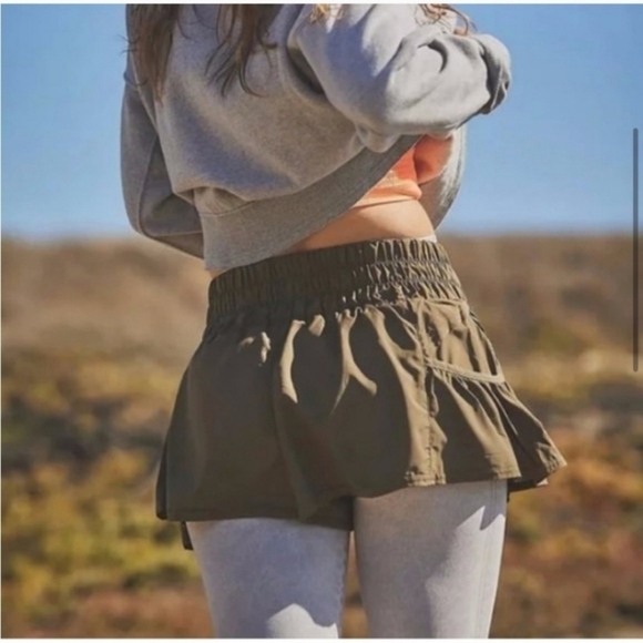 🌟 NWOT 🌟 Free People Movement Get Your Flirt On Shorts - Picture 5 of 5